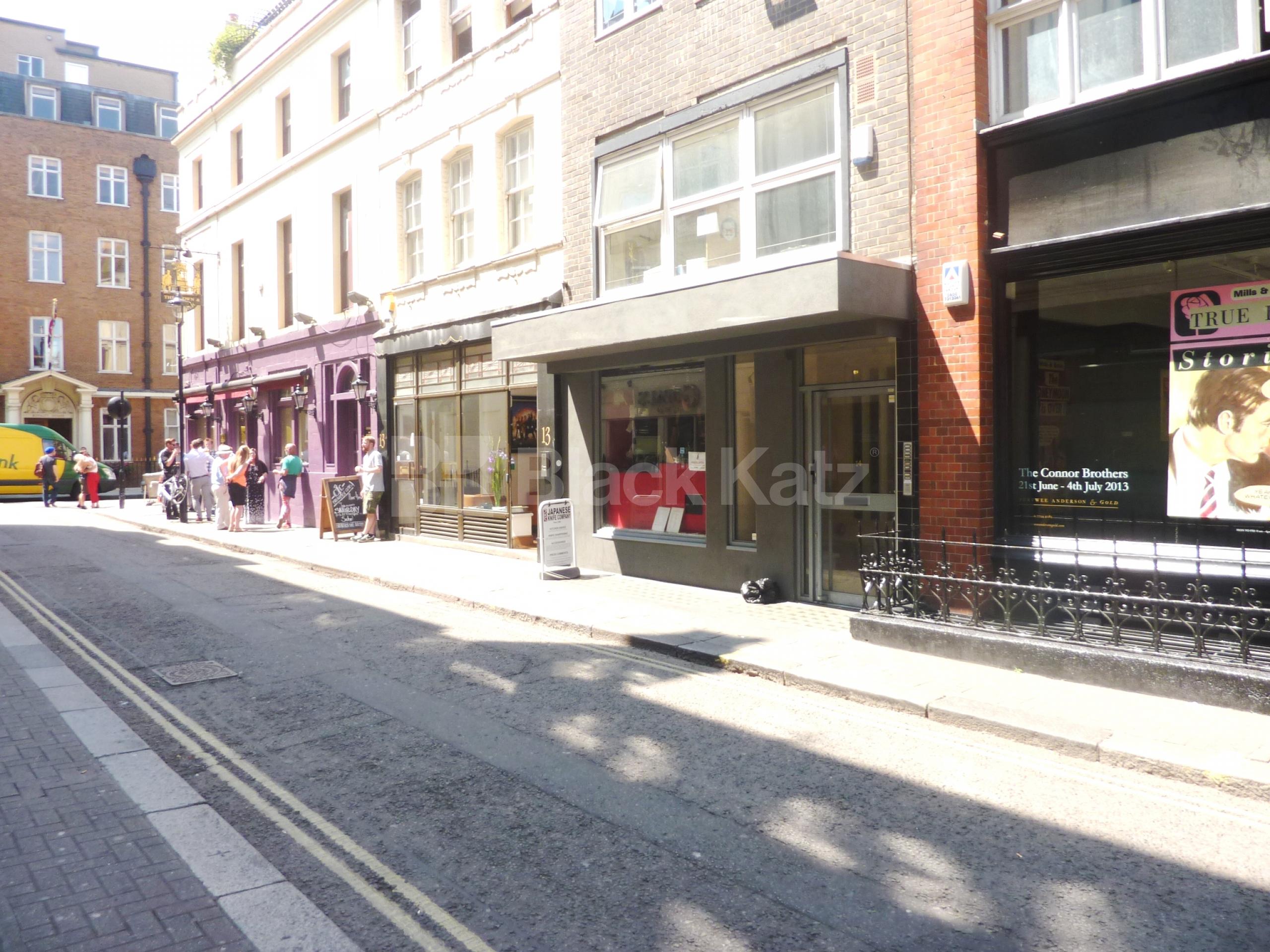 			CENTRAL ZONE 1 LOCATION!, 1 Bedroom, 1 bath, 1 reception Flat			 Bateman Street, SOHO W1D